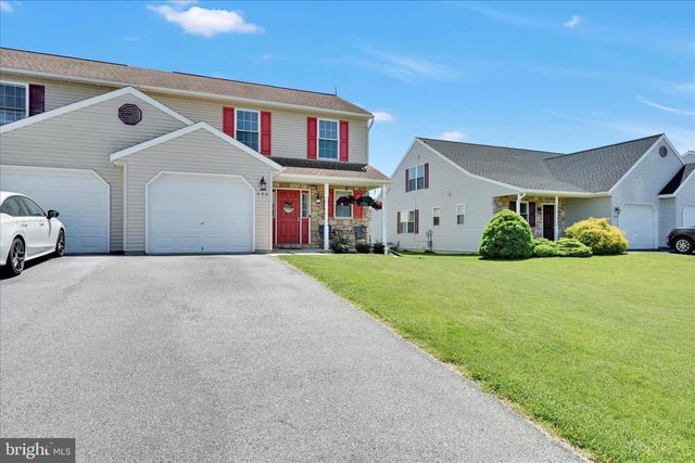 480 DAISY DR, New Holland, PA 17557
