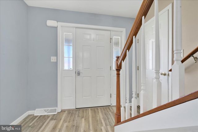 480 DAISY DR, New Holland, PA 17557
