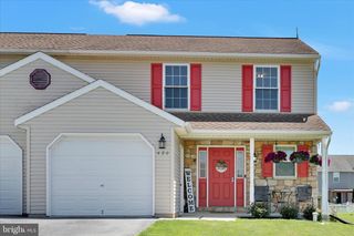 480 DAISY DR, New Holland, PA 17557