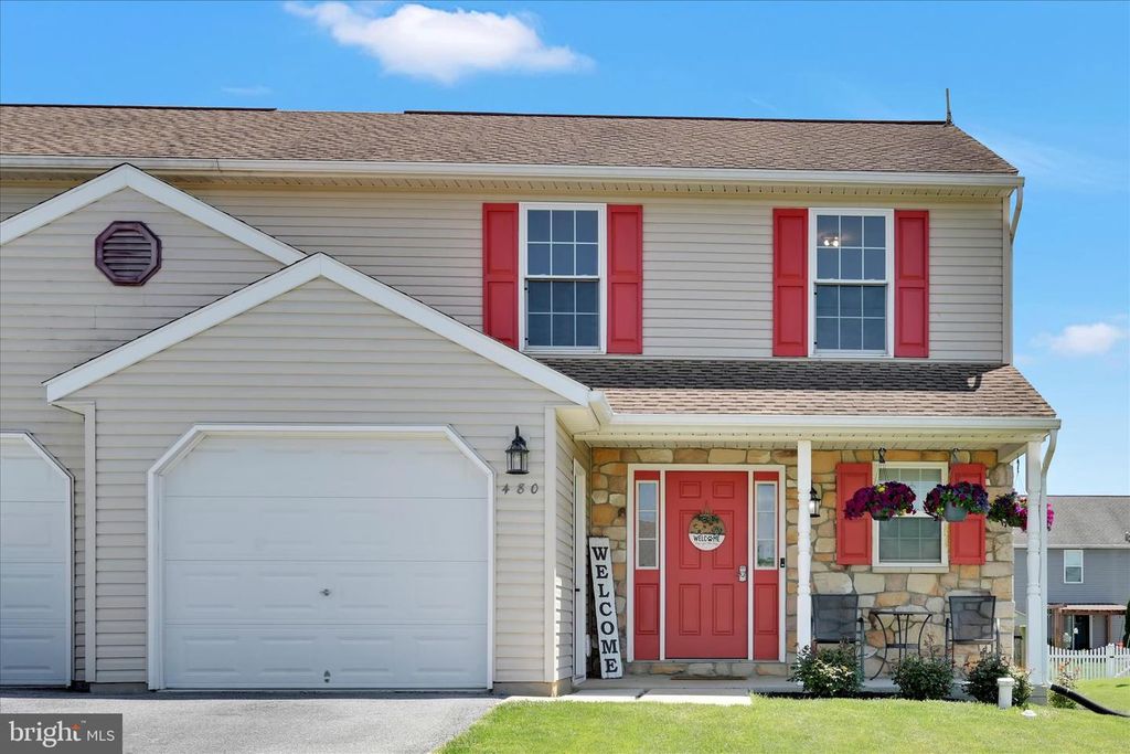 480 DAISY DR, New Holland, PA 17557