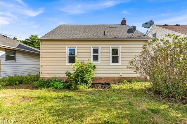 14404 Rockside Road, Maple Heights, OH 44137