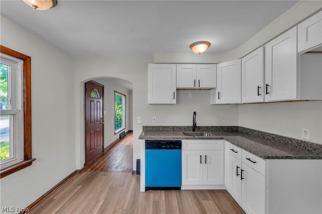 14404 Rockside Road, Maple Heights, OH 44137