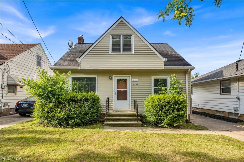 14404 Rockside Road, Maple Heights, OH 44137