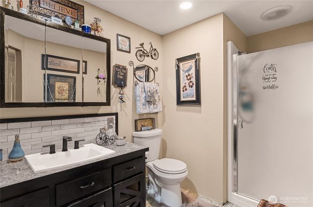 327 N Grape Drive, Moses Lake, WA 98837