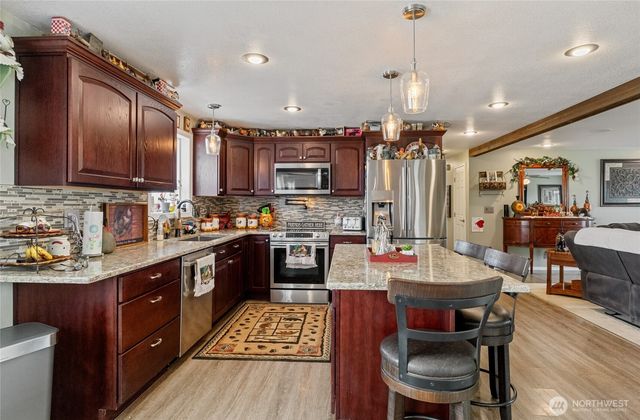 327 N Grape Drive, Moses Lake, WA 98837