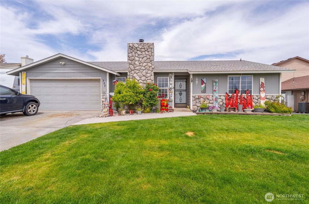 327 N Grape Drive, Moses Lake, WA 98837