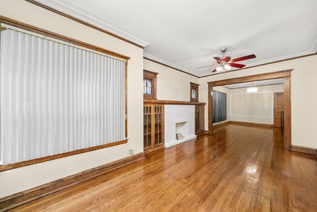 7616 S Calumet Avenue, Chicago, IL 60619