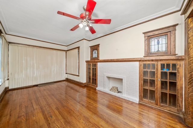 7616 S Calumet Avenue, Chicago, IL 60619