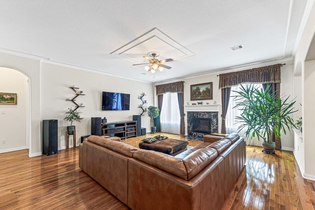 2003 Highland Meadows Drive, Pearland, TX 77089