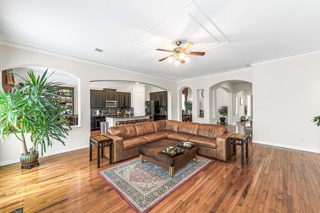 2003 Highland Meadows Drive, Pearland, TX 77089