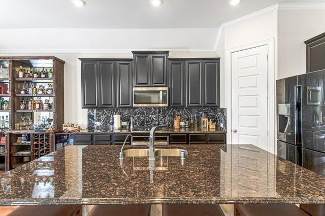 2003 Highland Meadows Drive, Pearland, TX 77089