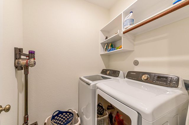 2003 Highland Meadows Drive, Pearland, TX 77089