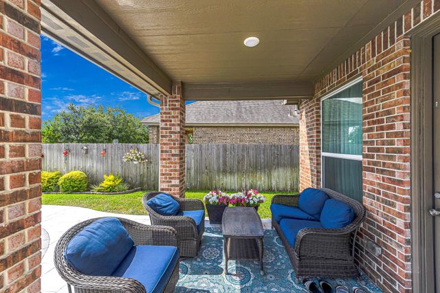 2003 Highland Meadows Drive, Pearland, TX 77089