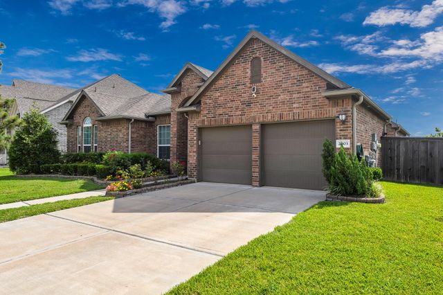 2003 Highland Meadows Drive, Pearland, TX 77089