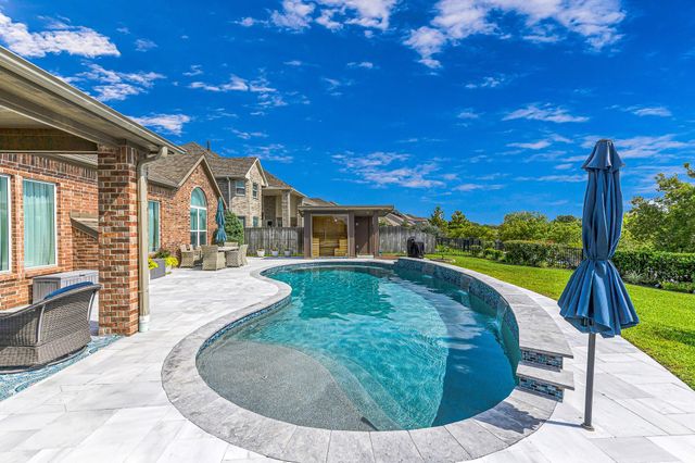 2003 Highland Meadows Drive, Pearland, TX 77089