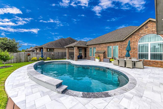 2003 Highland Meadows Drive, Pearland, TX 77089