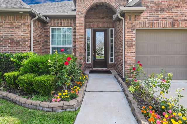 2003 Highland Meadows Drive, Pearland, TX 77089
