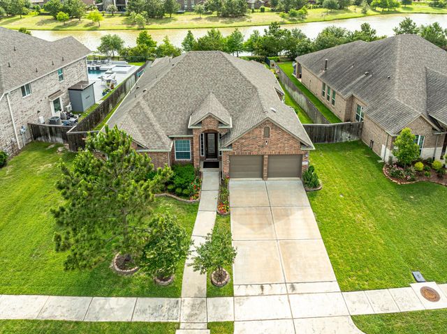 2003 Highland Meadows Drive, Pearland, TX 77089