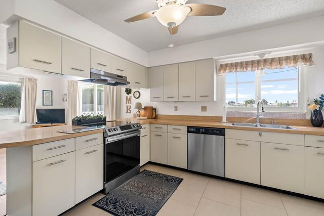 703 WESTMONT WAY, Sun City Center, FL 33573