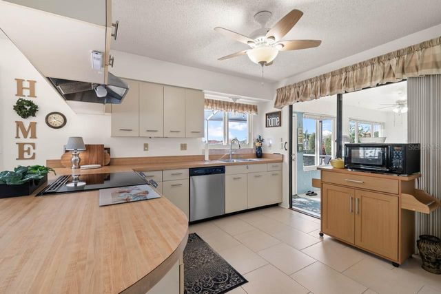 703 WESTMONT WAY, Sun City Center, FL 33573