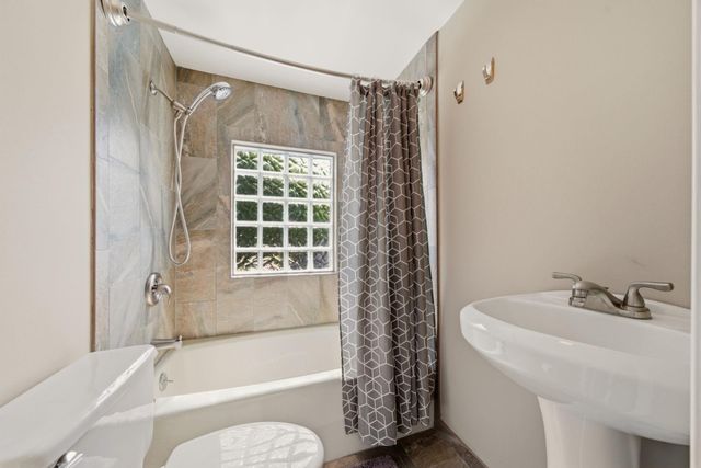 1226 Heathwood Drive, Houston, TX 77077