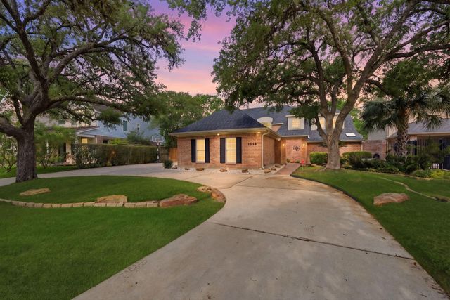 1226 Heathwood Drive, Houston, TX 77077