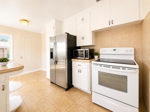 947 W Brown Avenue, Fresno, CA 93705