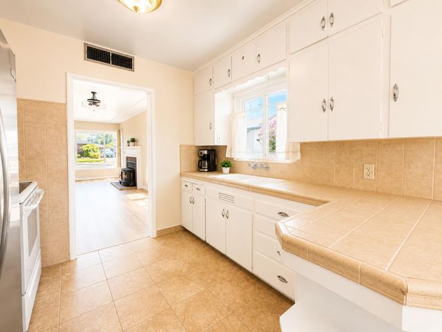 947 W Brown Avenue, Fresno, CA 93705
