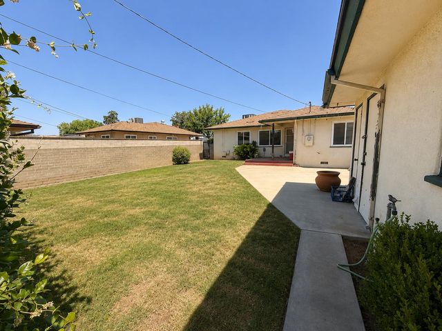 947 W Brown Avenue, Fresno, CA 93705