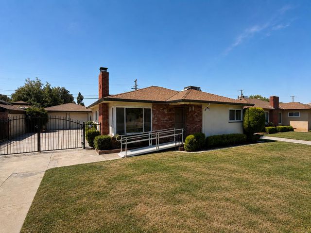 947 W Brown Avenue, Fresno, CA 93705
