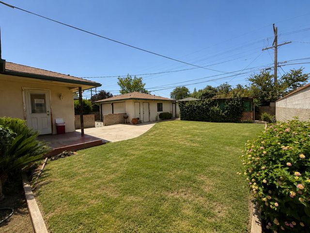 947 W Brown Avenue, Fresno, CA 93705