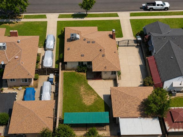 947 W Brown Avenue, Fresno, CA 93705