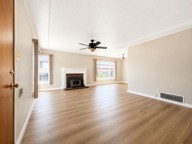 947 W Brown Avenue, Fresno, CA 93705