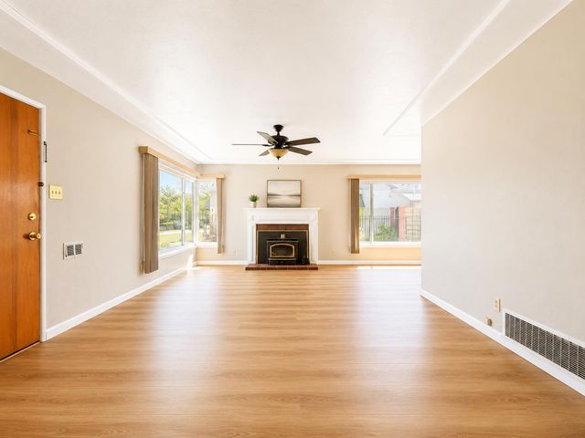 947 W Brown Avenue, Fresno, CA 93705