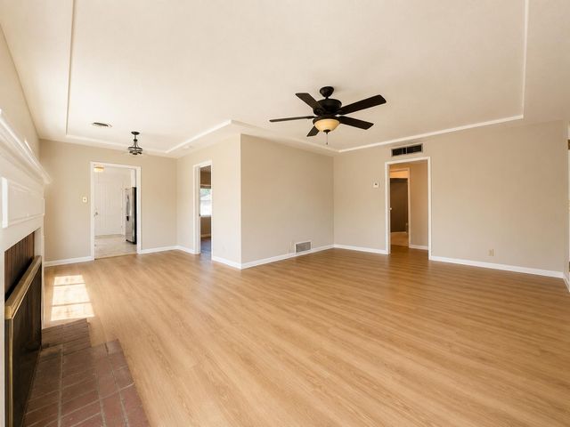 947 W Brown Avenue, Fresno, CA 93705