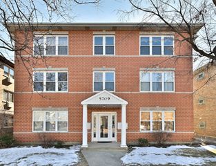 5709 W Lawrence Avenue 3W, Chicago, IL 60630