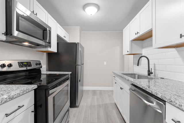 20237 Midway Avenue, Southfield, MI 48075