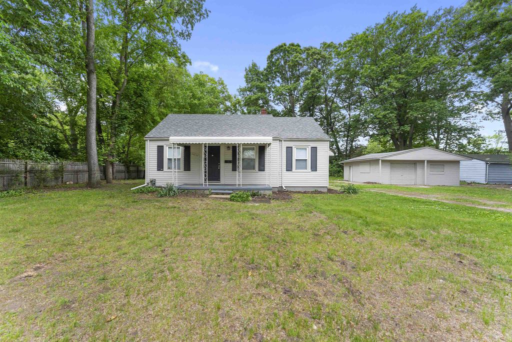 20237 Midway Avenue, Southfield, MI 48075
