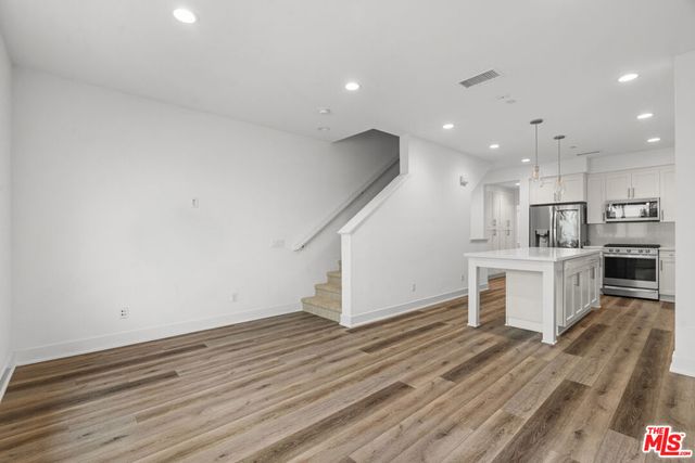 2907 Exposition Place 4, Los Angeles, CA 90018