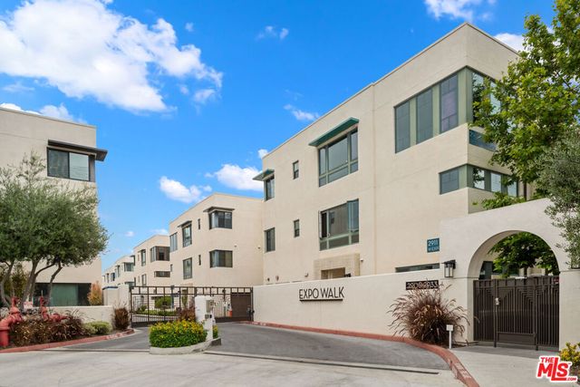 2907 Exposition Place 4, Los Angeles, CA 90018