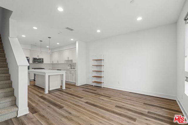 2907 Exposition Place 4, Los Angeles, CA 90018