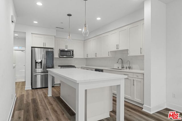 2907 Exposition Place 4, Los Angeles, CA 90018