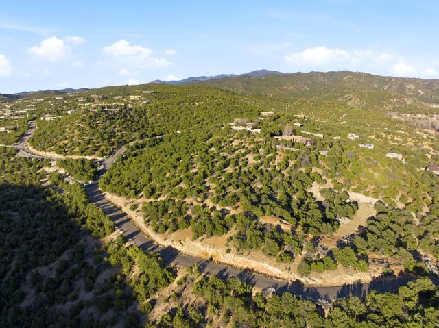 724 Paseo De Florencio, Santa Fe, NM 87501