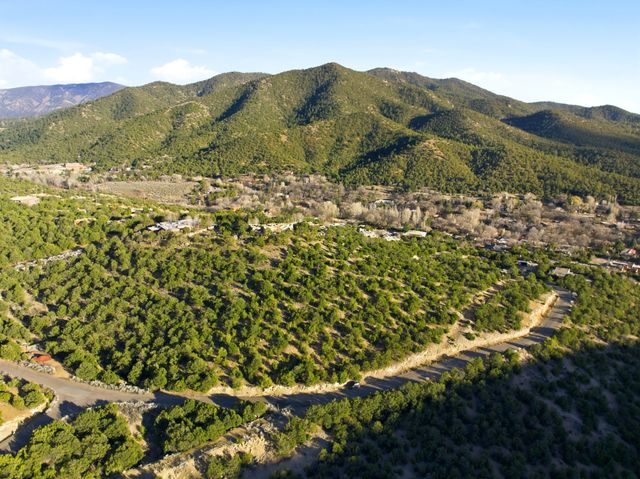 724 Paseo De Florencio, Santa Fe, NM 87501