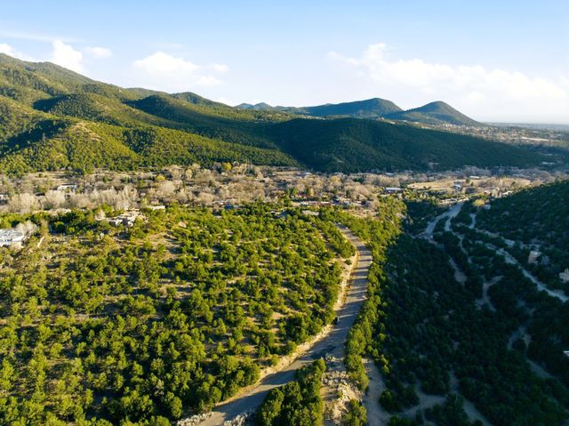 724 Paseo De Florencio, Santa Fe, NM 87501