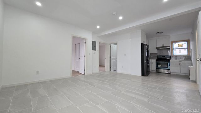 63-87 Fitchett St. 2R, Rego Park, NY 11374