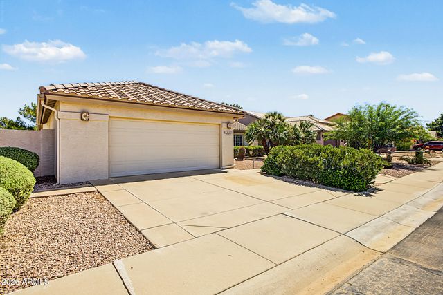 5843 S AMBERWOOD Drive, Sun Lakes, AZ 85248