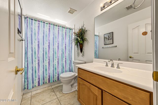 5843 S AMBERWOOD Drive, Sun Lakes, AZ 85248