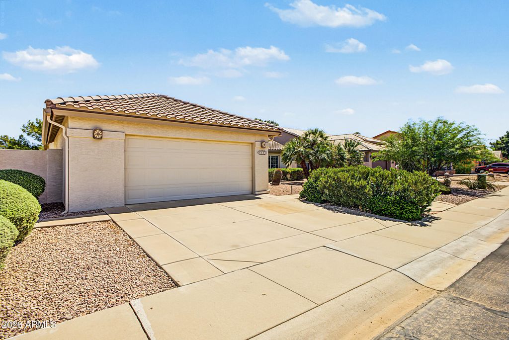 5843 S AMBERWOOD Drive, Sun Lakes, AZ 85248 — photo 2