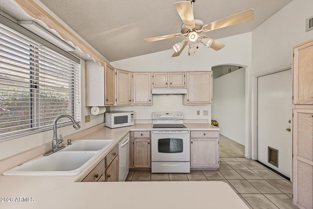 4237 E MORROW Drive, Phoenix, AZ 85050